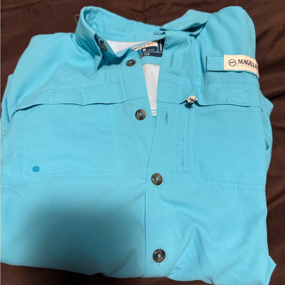 Magellan Outdoors Blue Casual Button Down Shirt